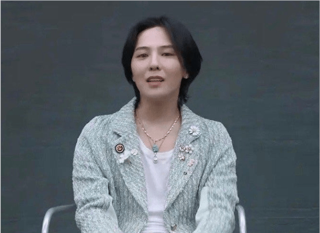 权志龙的长发暴露 他的脸不被祝福 珍妮真的有丈夫和妻子