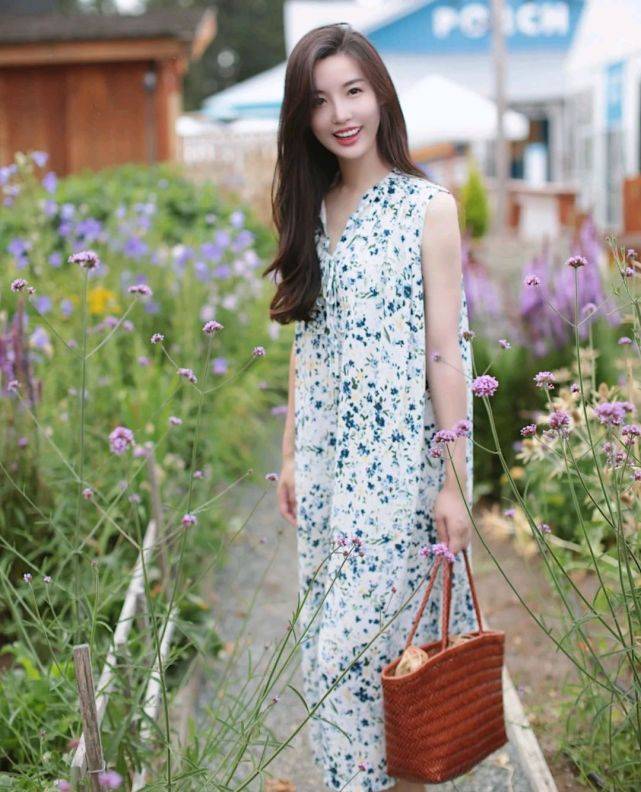 黑色|温柔浪漫简单干净的穿搭，可以把自身的魅力呈现出来，谁穿谁优雅