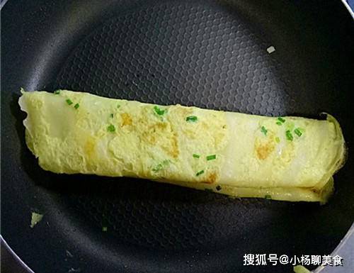 葱花|鸡蛋面粉一拌,教你做最薄的饼,比手抓饼好吃,5元搞定全家早餐