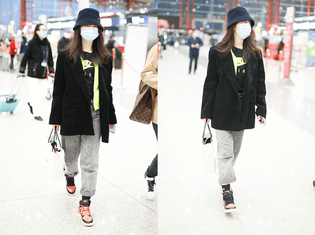 黑色|赵今麦的天真稚嫩都写在脸上了，就算穿基础色服装，也带着清纯感