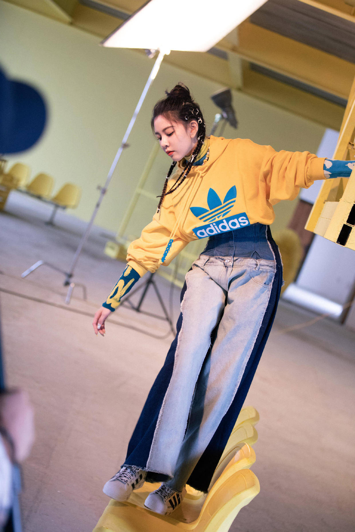 卫衣|宋妍霏的机场穿搭绝了，把西服穿出新了花样，美出新高度，超好看