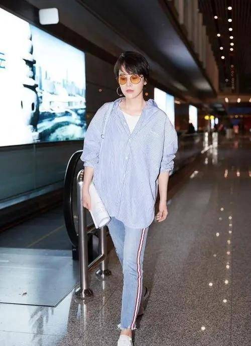 姐妹|海清真会穿，“上松下紧”显瘦又减龄，看到小肚腩终于信她44岁了