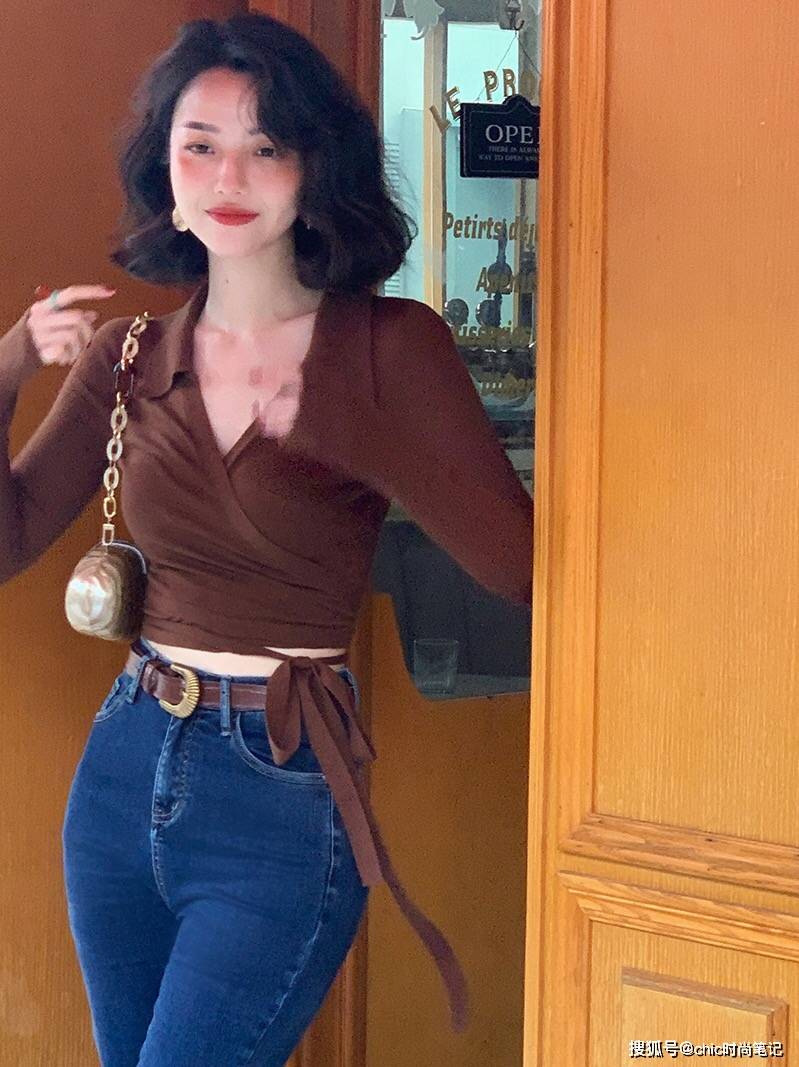 英气|连赵丽颖的机场穿搭都越来越女团，只是因为一件针织衫