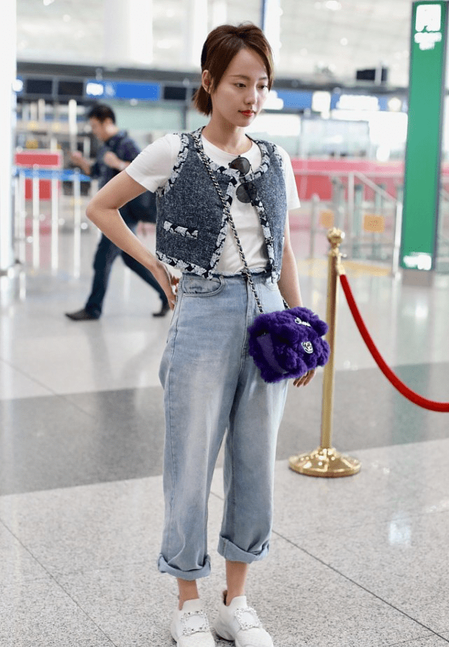 仙女|“辣妈”张嘉倪还有学生气,一身休闲清爽穿搭,真看不出30多岁