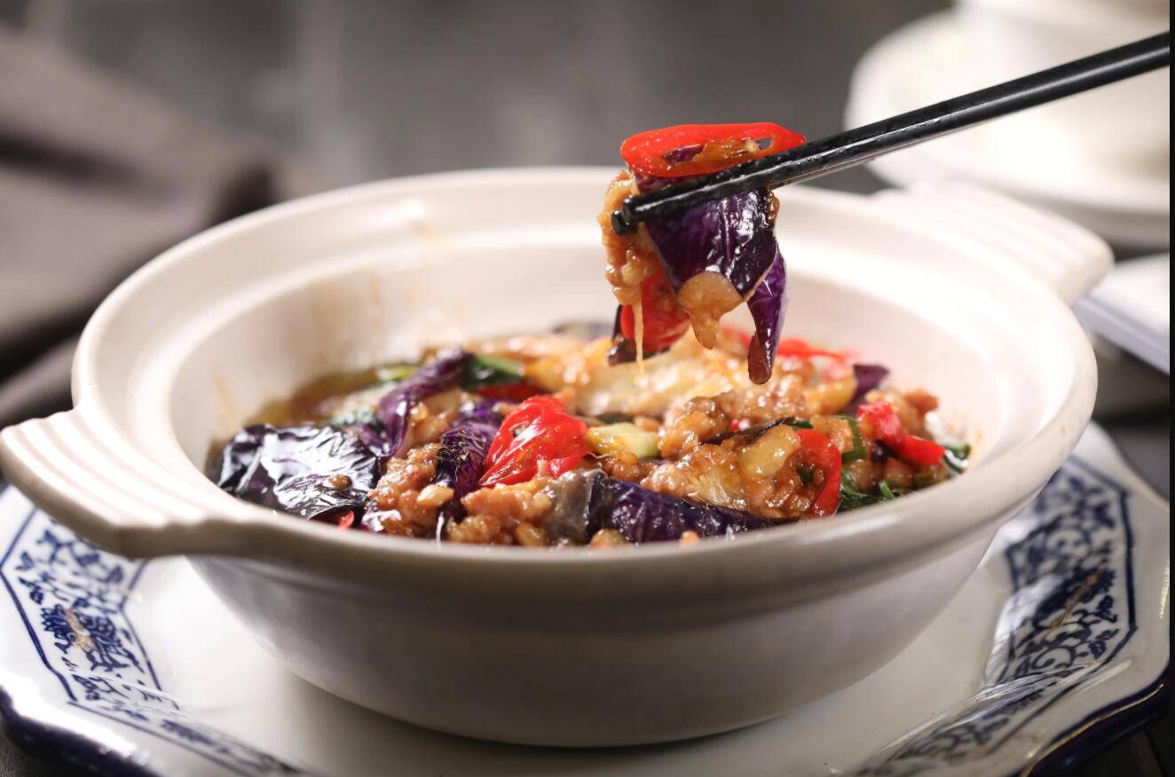 原创老厨子澎湃家常菜在家做旗鱼米粉浓鲜香蚵仔煎飘出古早味