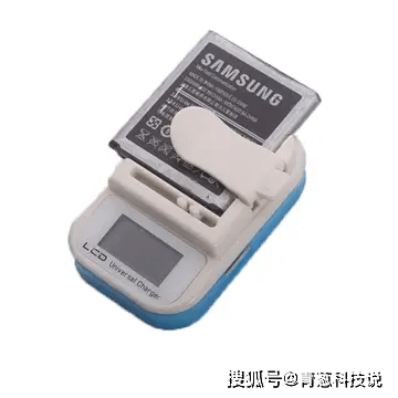 三星将推出可拆卸电池智能手机 网友 万能充什么时候能跟上 充电器