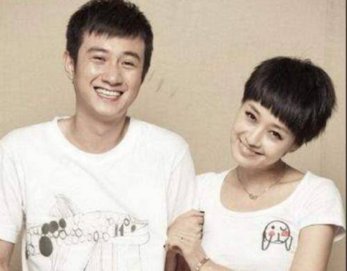 马伊琍|45岁马伊琍穿背心出街，完美肌肉线条惹人羡，纤细脚踝骨太抢镜