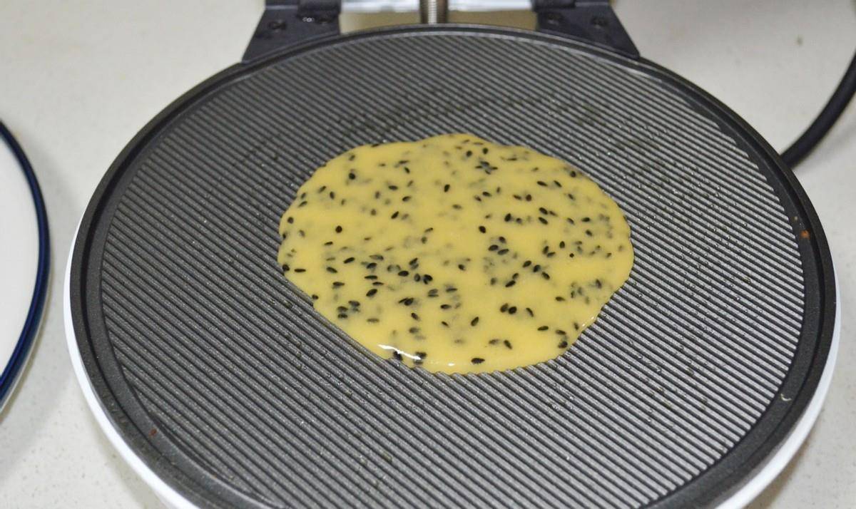 小孩子|教你用平底锅做蛋卷,酥脆可口,在家就能轻松做