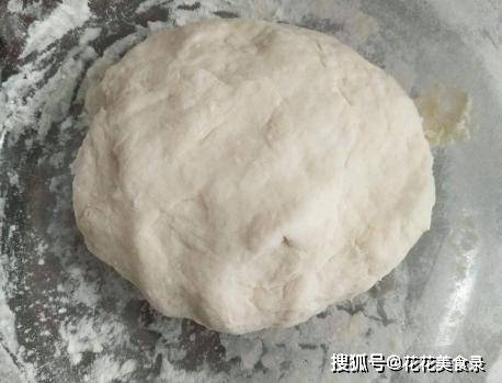 做法|芝麻烧饼新做法,不用烤箱也层次分明,咸香酥脆还掉渣,孩子喜欢