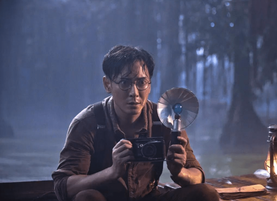 带着|网络热度第一，票房第一，这部恐怖片凭什么这么“豪横”？