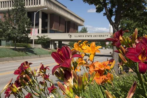 大学|美国大学再次宣布推迟线下课，“网课时代”又要来了……