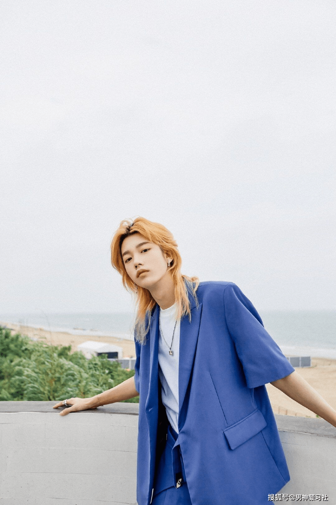 蓝色|范丞丞教你把天空和大海穿在身上!“克莱因蓝”,你的显白神装