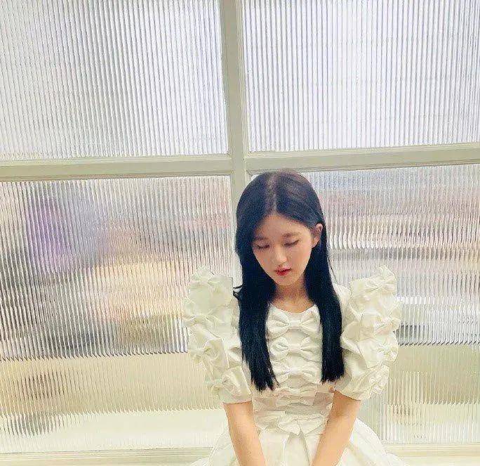 宫廷中|下周穿什么|一起穿X型裙才是好姐妹!