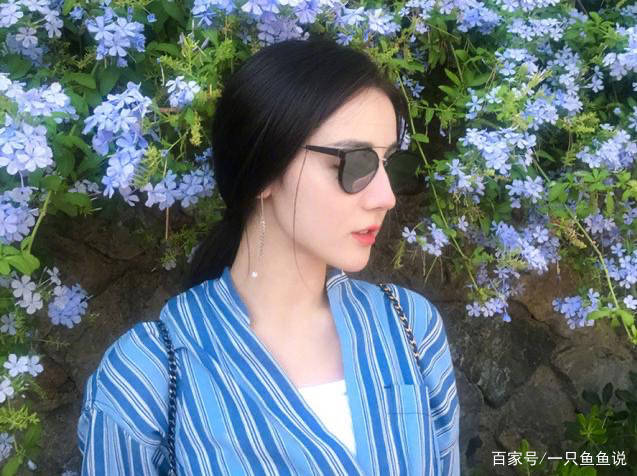 身材|迪丽热巴身材堪称完美，海魂衫在她身上，穿出了高级感