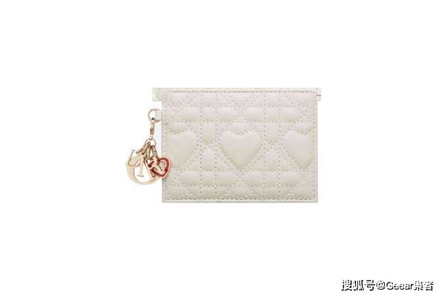 Holder|美得不用撰述：5款绝美白色名牌卡夹，时髦女生先收入手袋中！