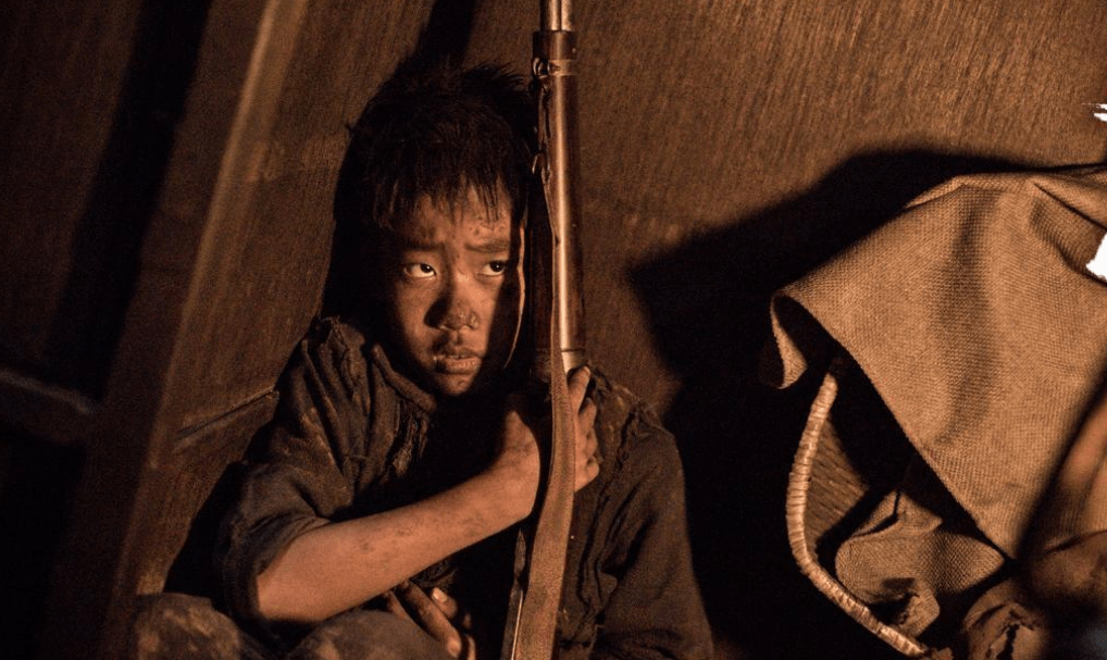 带着|网络热度第一，票房第一，这部恐怖片凭什么这么“豪横”？