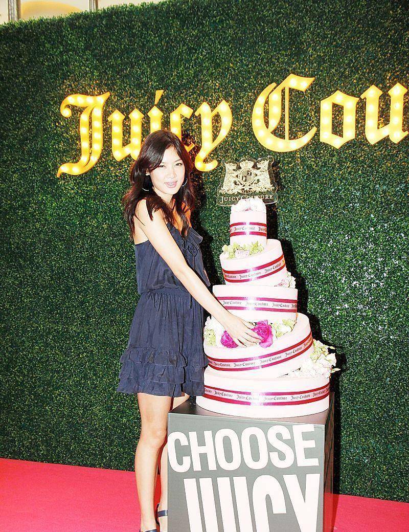 乐基儿|乐基儿虽然上身看着壮，但穿上女人装后，还挺有魅力，曲线真好