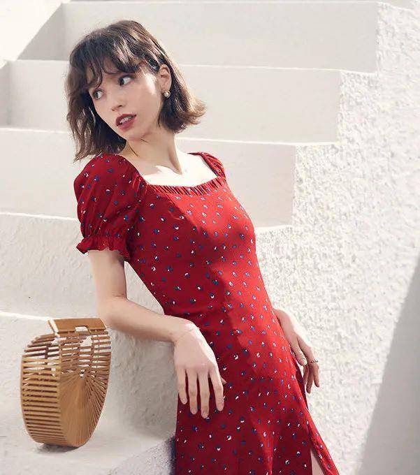 视觉|今夏“裙子+运动鞋”这样穿,好看死了!