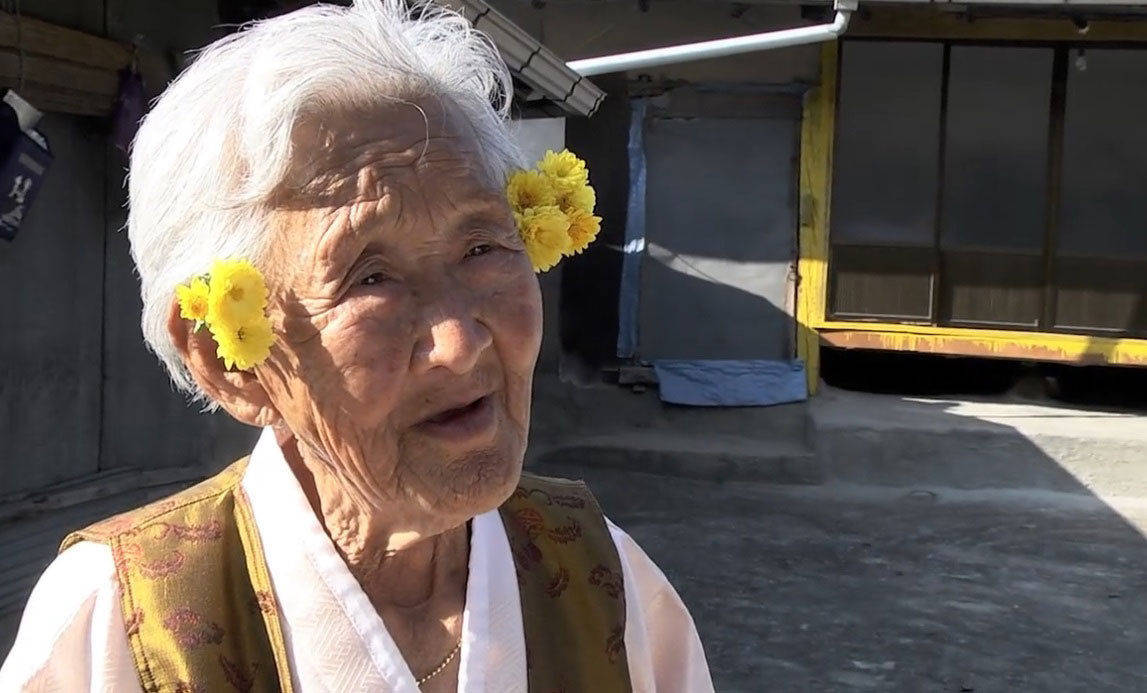 老人|泪目！韩国老夫妻结婚七十多年恩爱如初，好多细节令人感动！