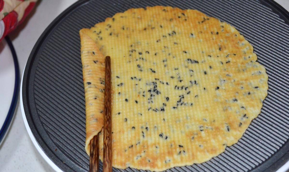 小孩子|教你用平底锅做蛋卷,酥脆可口,在家就能轻松做