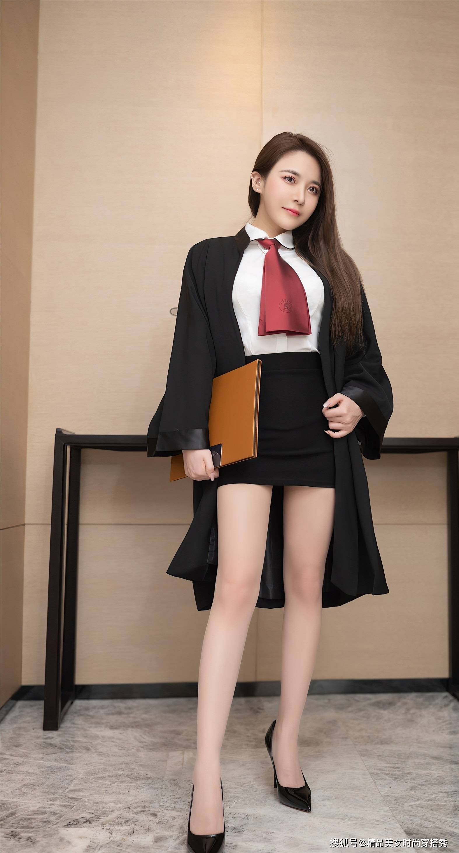 黑色|气质十足的职场穿搭，让你做职场时尚女王