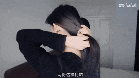 发型|别再披头散发了!这3个发型小技巧显嫩又高级