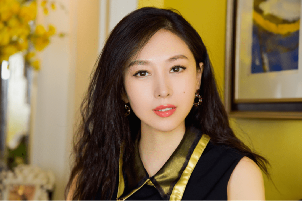 女星贾晓晨就是一位拥有好资源也火不起来的女艺人……但真是这样吗?