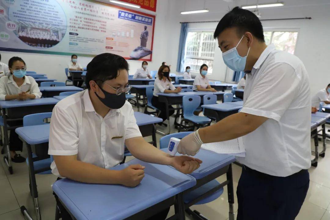 疫情|防疫不松懈，演练筑防线 | 直击西安轨道交通技师学院疫情防控演练现场