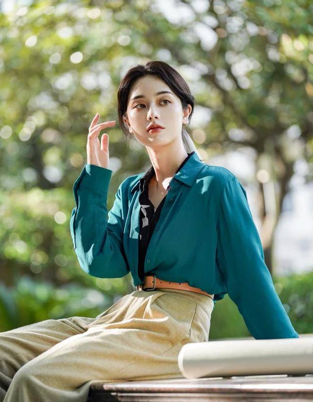 显得|3套适合初秋的日常穿搭，简单舒适又好看，照着穿就行