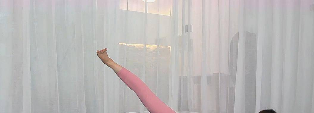 右手|女团腿？35岁的杨幂，腿比女团还好看，每天这样同款腿你也有