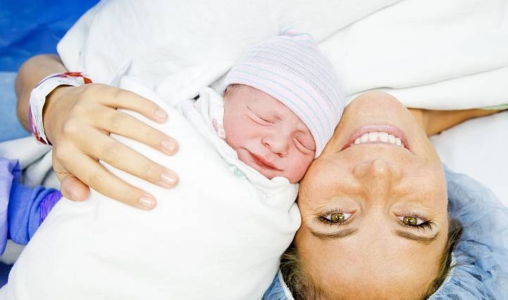 小孙|孕妇怀孕11月未分娩，不得不剖腹产，医生看到胎儿后“怒斥”产妇