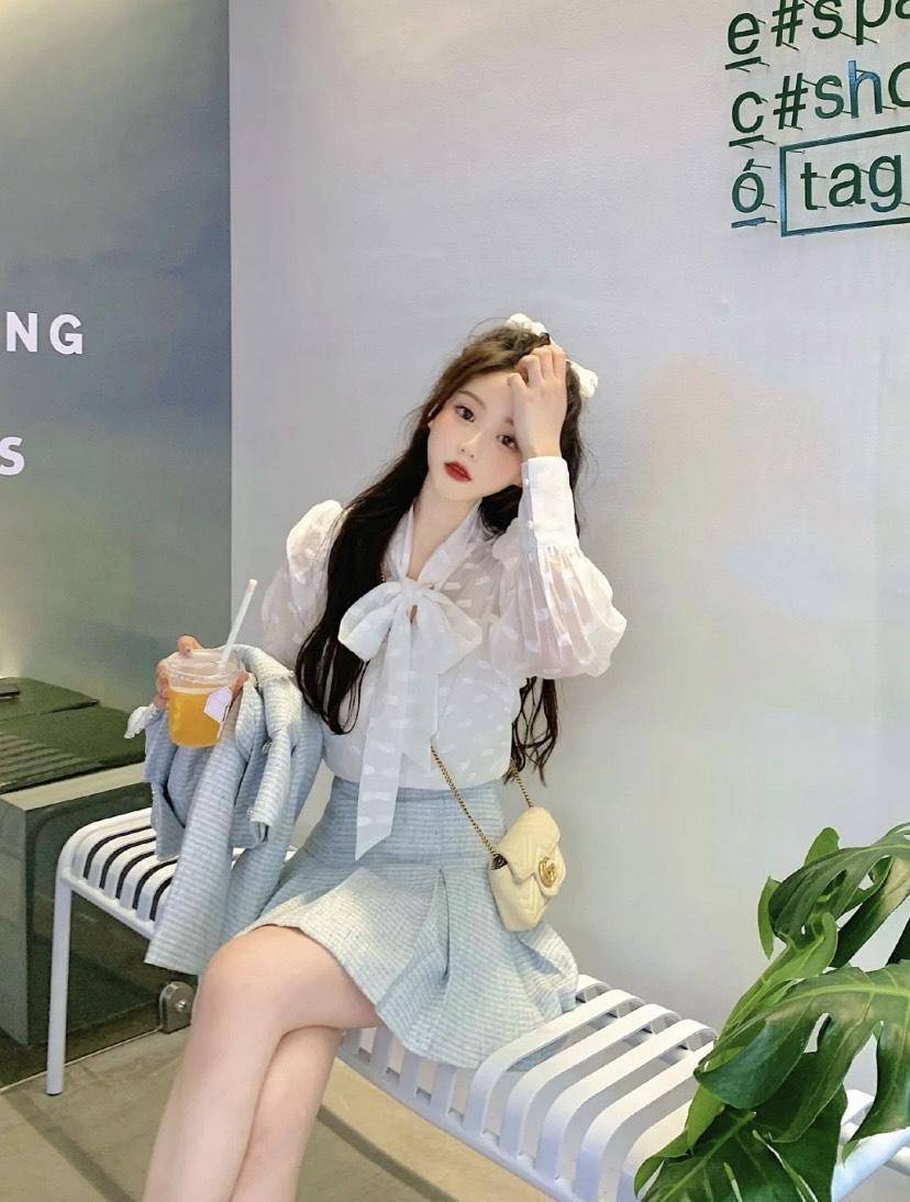 套装|秋天一定要穿一次“小香风套装”，高级不说还显白，美进骨子里