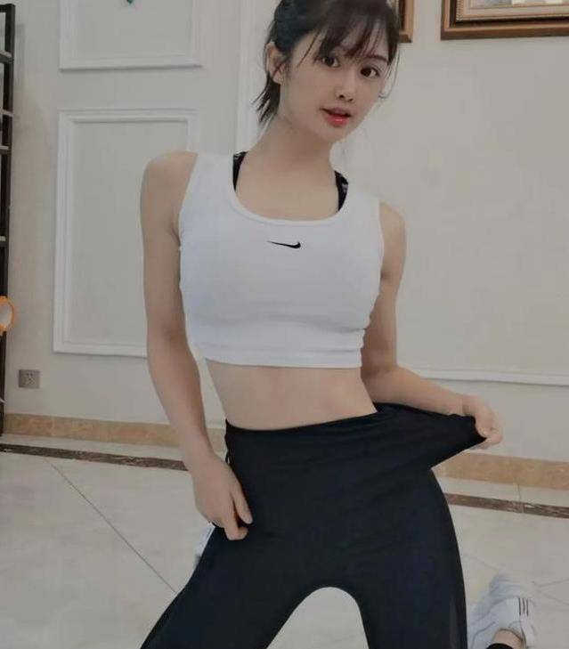 因为|粉丝400万+，肤白貌美大长腿，她依靠跑步成为超级网红
