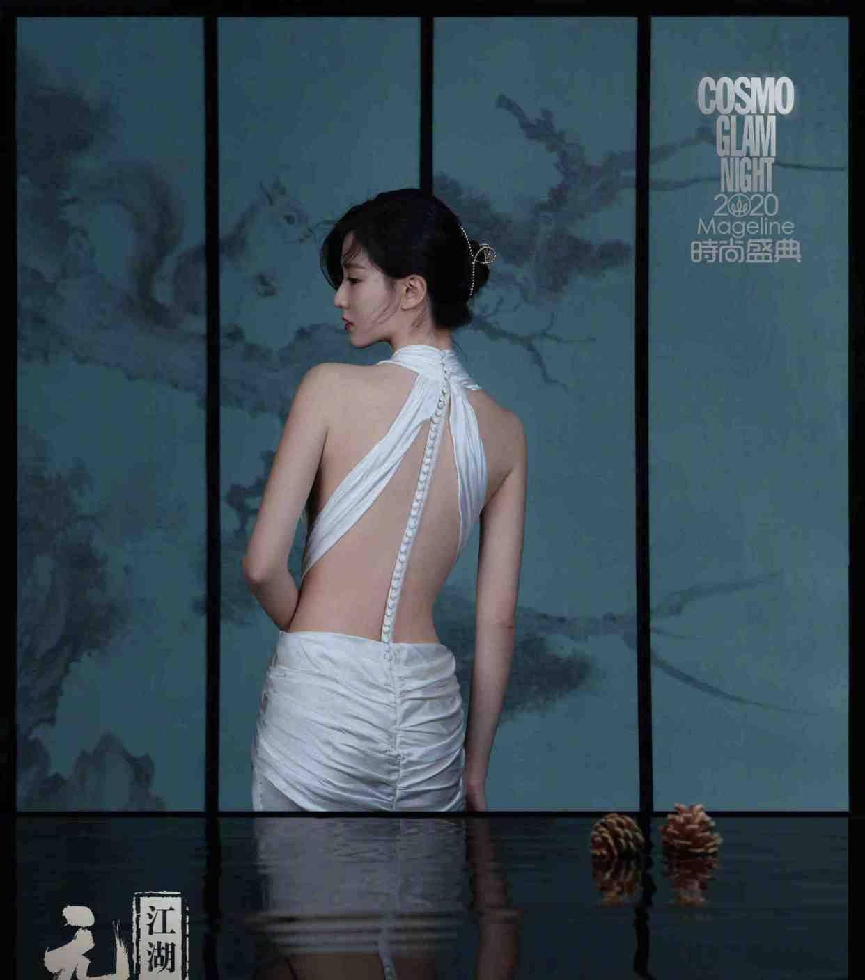 日美|乔欣晒夏日美照,条纹衫配牛仔裤清新减龄,这腿我爱了