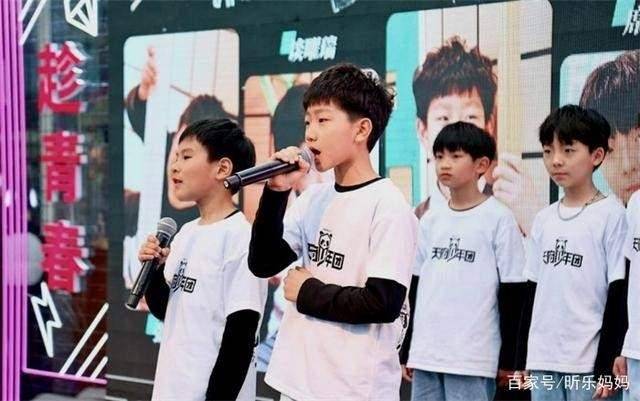 门槛|八岁男团成功出道,不满四天惨遭解散,男团门槛为何如此之低?