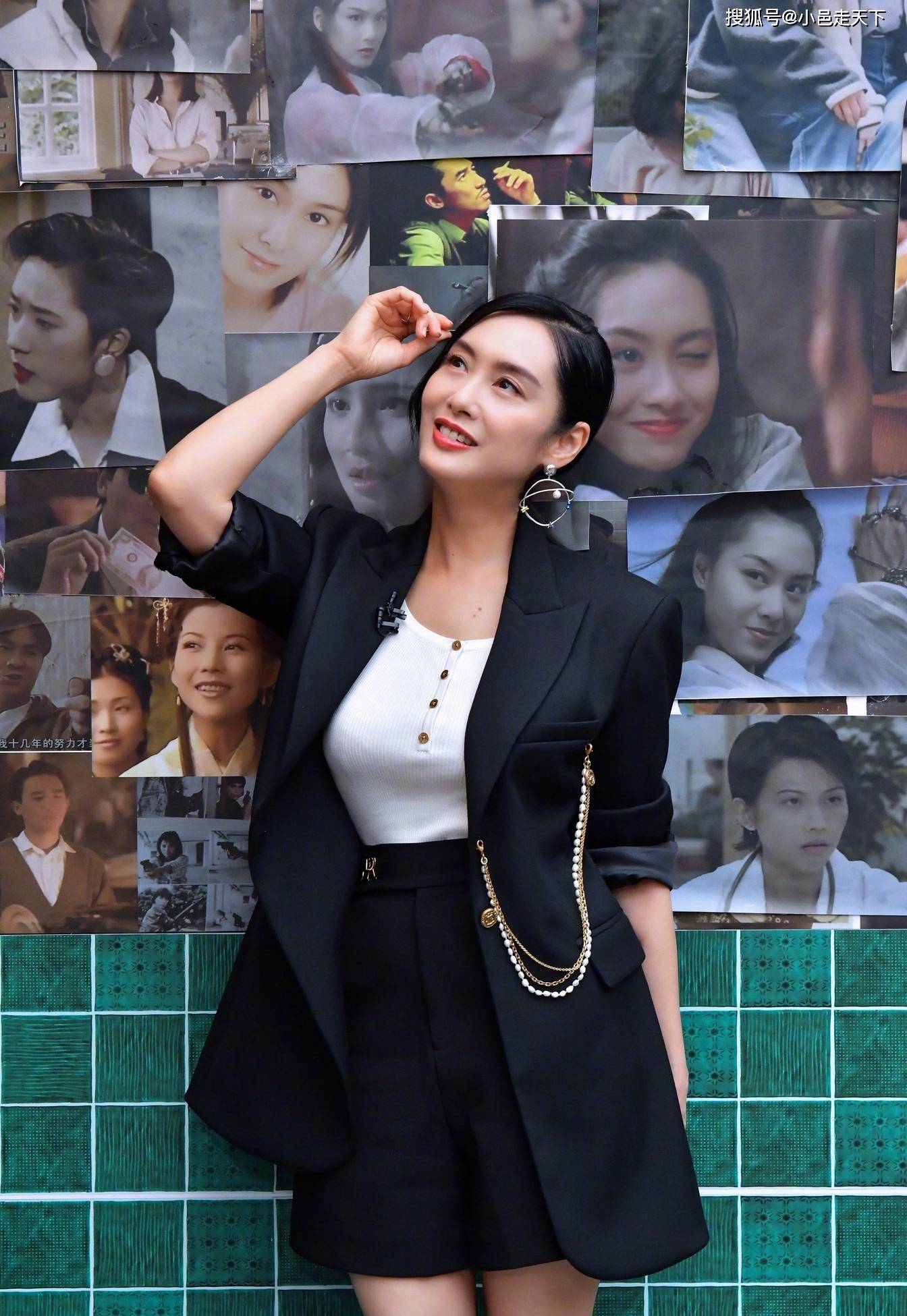 朱茵黑色小短裙性感写真