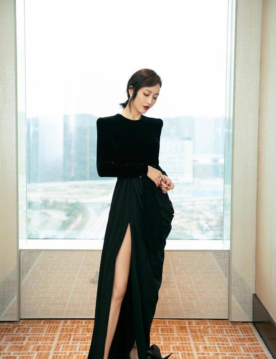 式样|华丽高贵的礼服，学着这么穿曲线感不要太惊艳，还超有女神御姐范