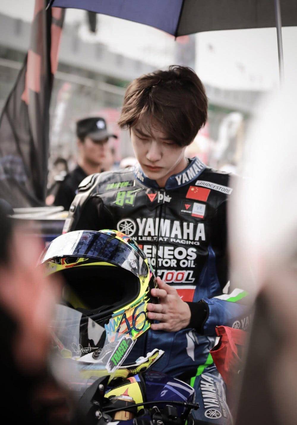 网友|常驻不同节目的王一博,为何只有《这!就是街舞》里的他最讨喜?