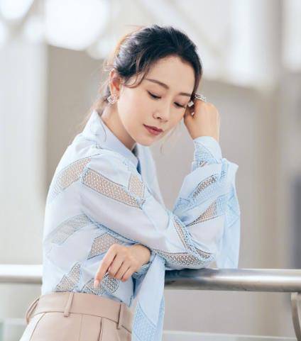 李宇春|海清还挺勇敢,40多岁头发剪短还染黄,哪有“国民媳妇”的样子