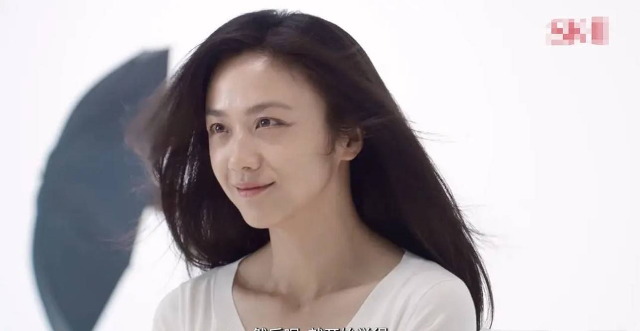 汤唯罕见现身 41岁状态宛如少女 谈起老公满脸幸福 称他是唯一 丈夫