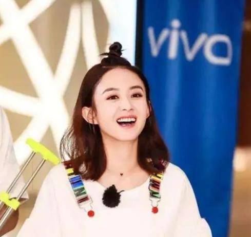 赵丽颖|赵丽颖和平提离婚!从温柔甜妹变身冷飒大女人,穿搭风格大转型
