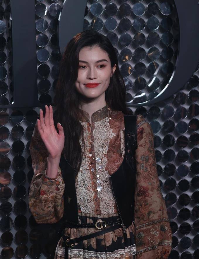 状态|章子怡刘嘉玲同台，景甜奚梦瑶穿黑纱裙比美，王子文和新男友合体