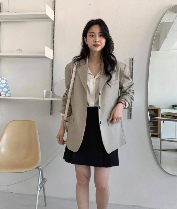 短裙|入秋后穿“西装”，这几个“穿搭雷区”尽量避开，哪怕你身材再好