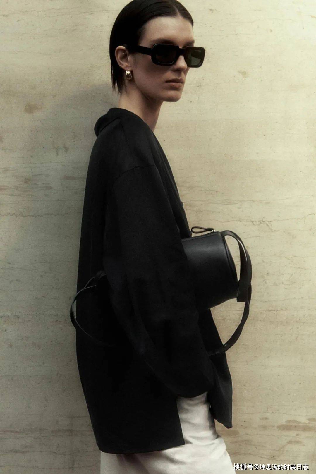 系列|Lookbook画册丨COS 2021夏季假日系列 以轻简搭配享受夏日宁静