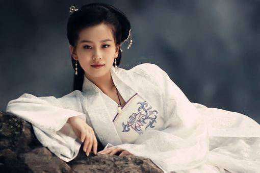 蒋勤勤|不是林心如也不是杨幂，她们才是古装扮相的白月光，你喜欢谁？