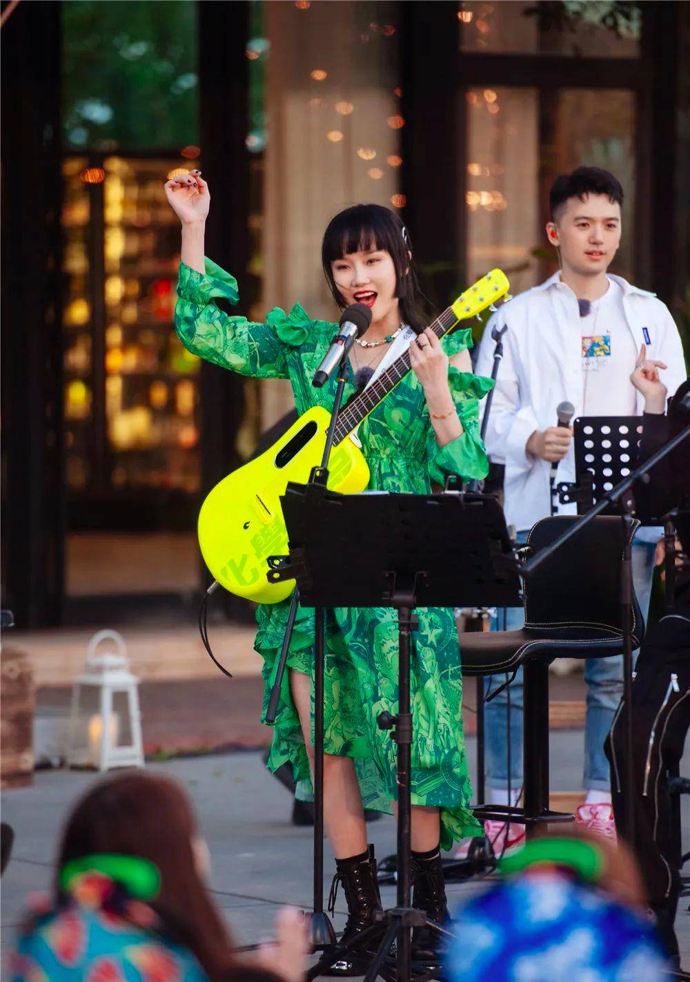 黑色|姐姐私服大盘点：张雨绮又纯又欲，郁可唯少女感十足，宁静太飒了