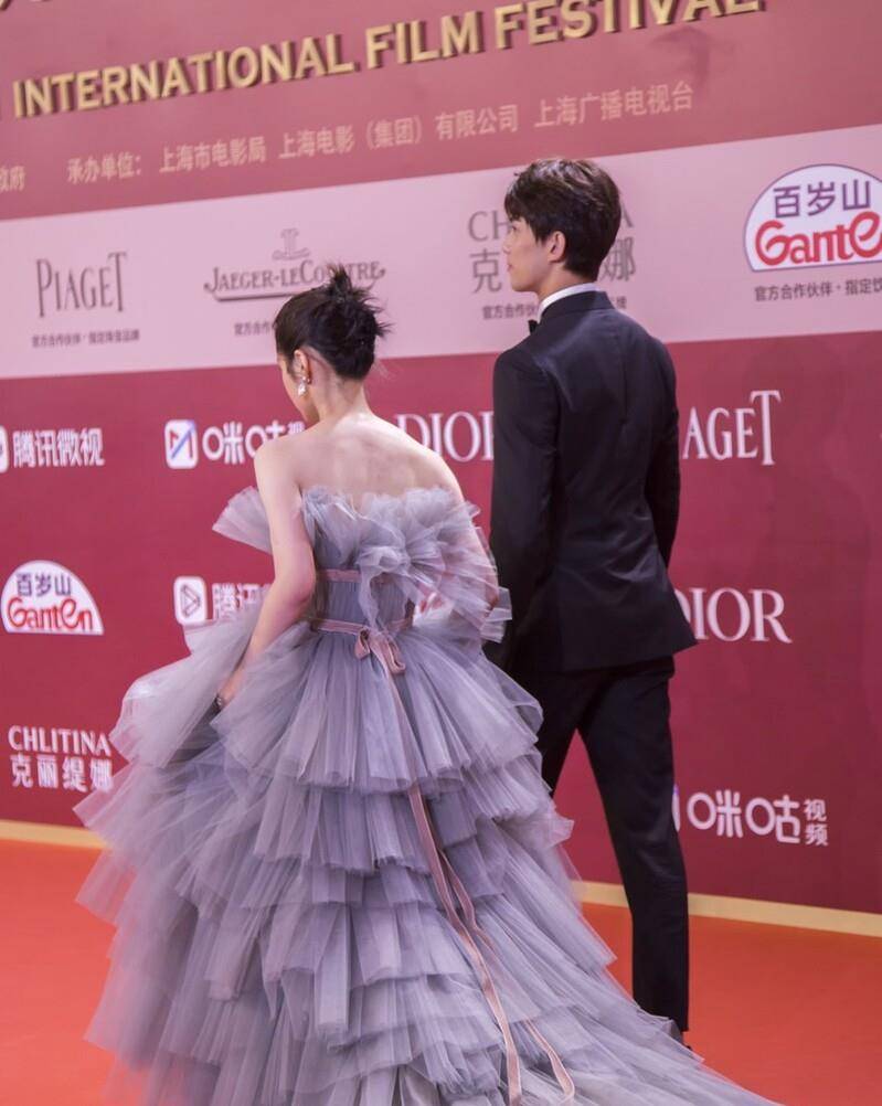 女士|《盛夏未来》终极预告，吴磊张子枫CP感太强，“情侣装”好甜