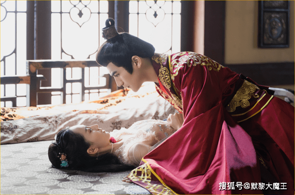 颜甜|腾讯爱奇艺又“撞档”!新剧仅隔两天上线,都是高颜甜宠难抉择