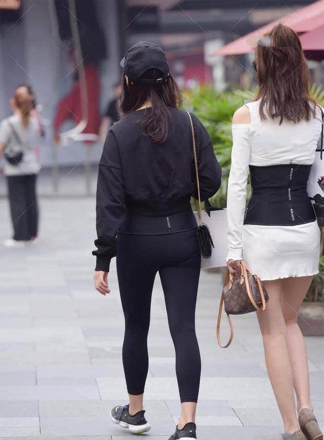 职场|别小看了“喇叭裤”，修身塑形一点不含糊，“大胯”美女的克星！