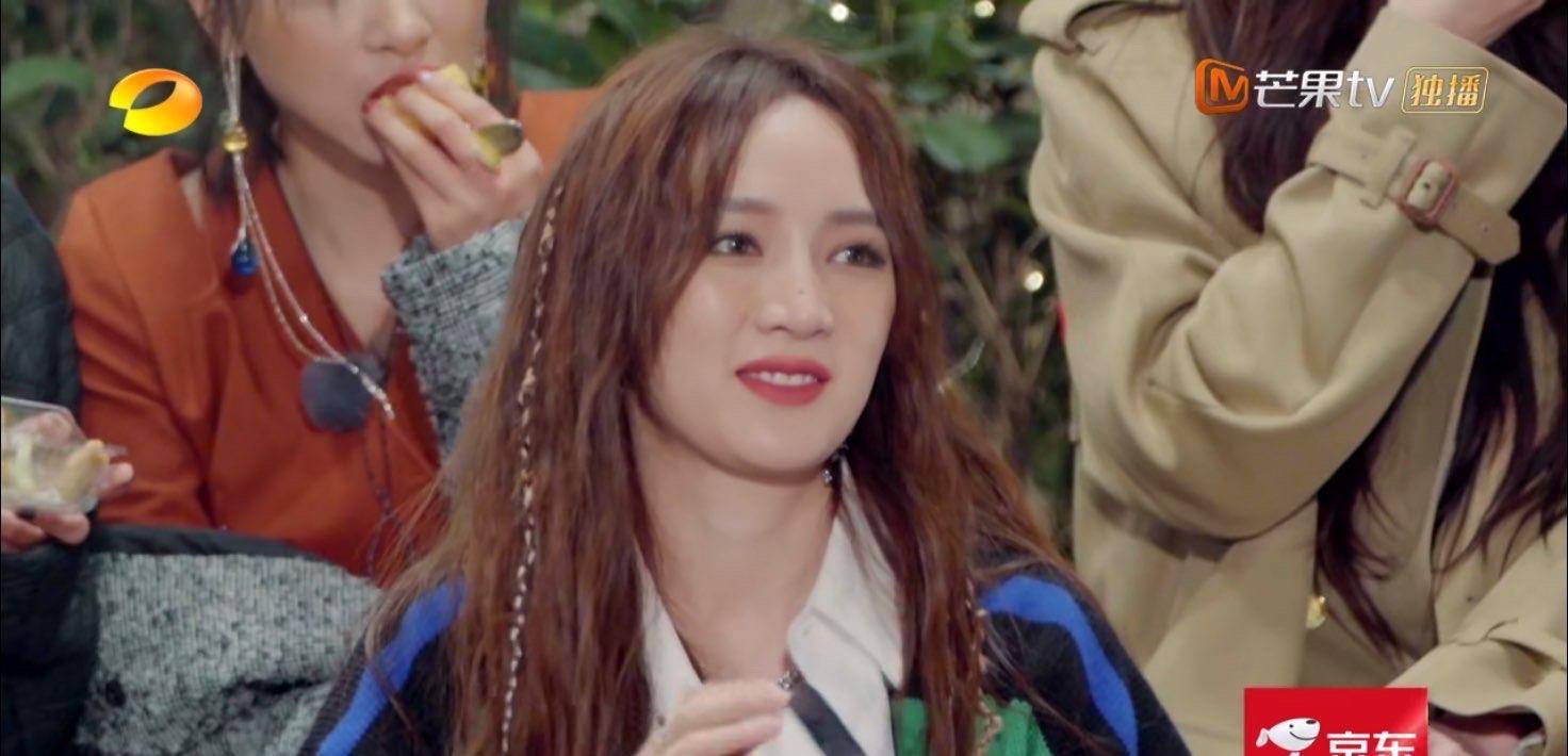 黑色|姐姐私服大盘点：张雨绮又纯又欲，郁可唯少女感十足，宁静太飒了